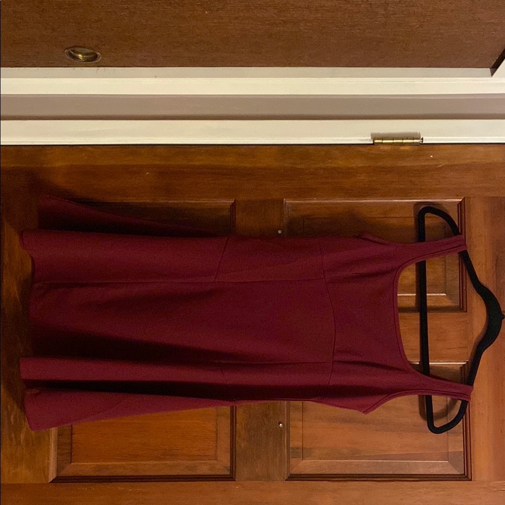 Elegant Burgundy Sleeveless Dress